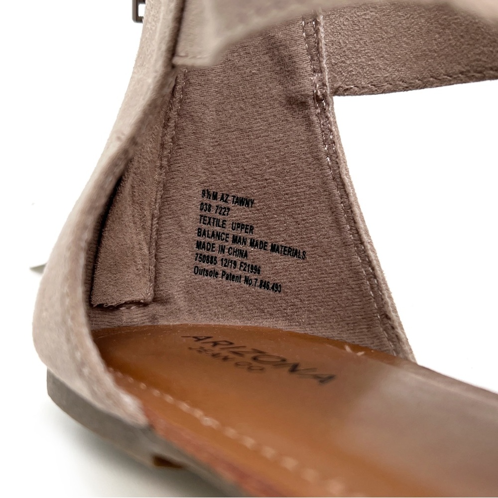 Arizona Jeans Tawny Sandal Faux Suede Cut Out Flats Taupe Size 9.5 - Picture 6 of 11